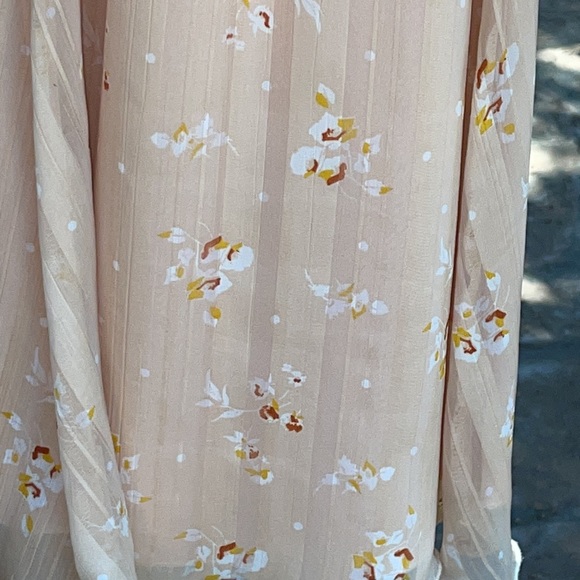 🌺 WAYF; Beautiful Mini Peach Floral Sleeveless Dress in Misses Sz. Extra Small! - Picture 9 of 12